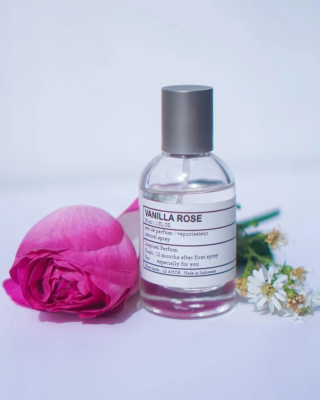 Haiiii … — Kalau kalian penggemar wewangian vanilla juga rose, nahhh… — 1/6