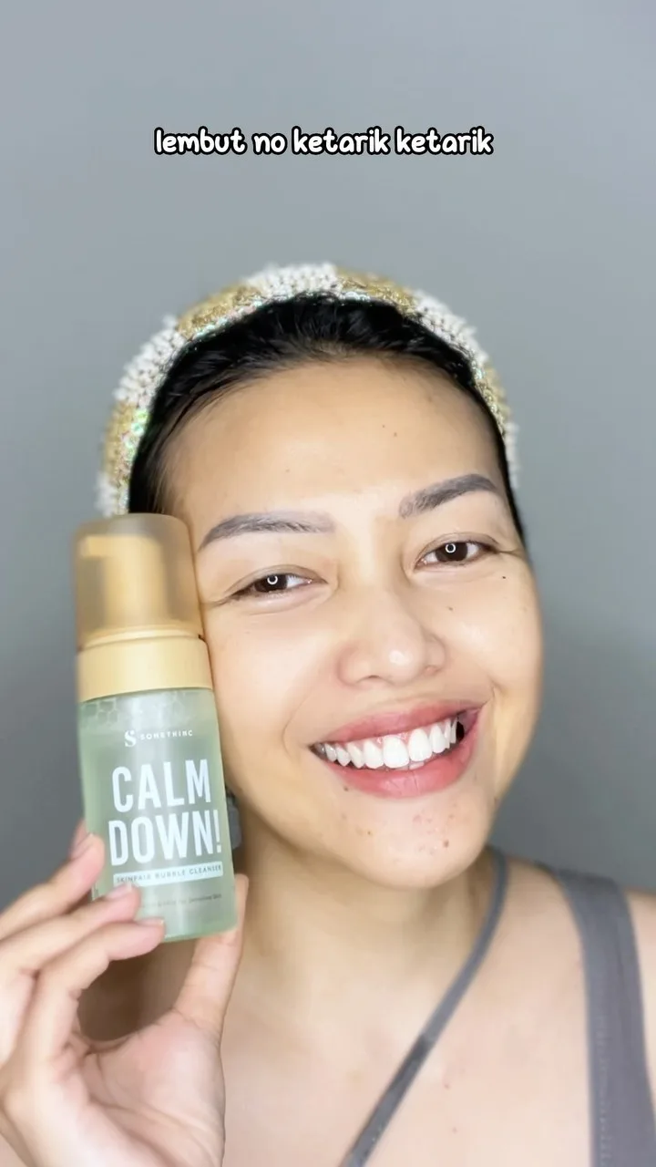 Apalagi kalau bukan cuci muka pakai Calm Down! Skin Pair Bubble Cleanser