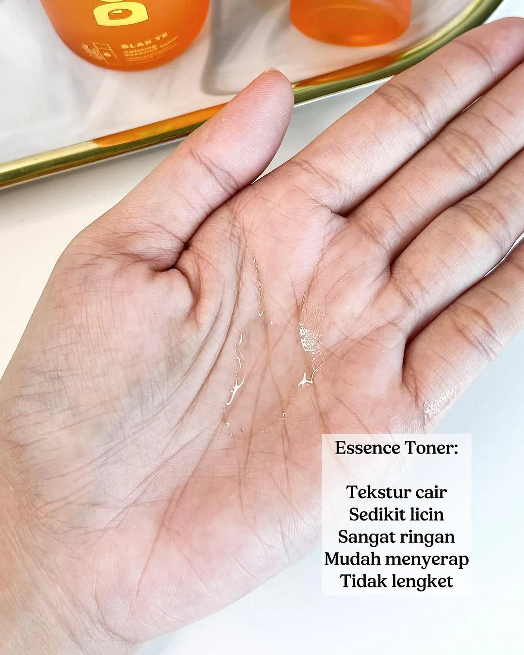 Mau sungkem dulu sama essence toner dan serum dari .skin — 4/4