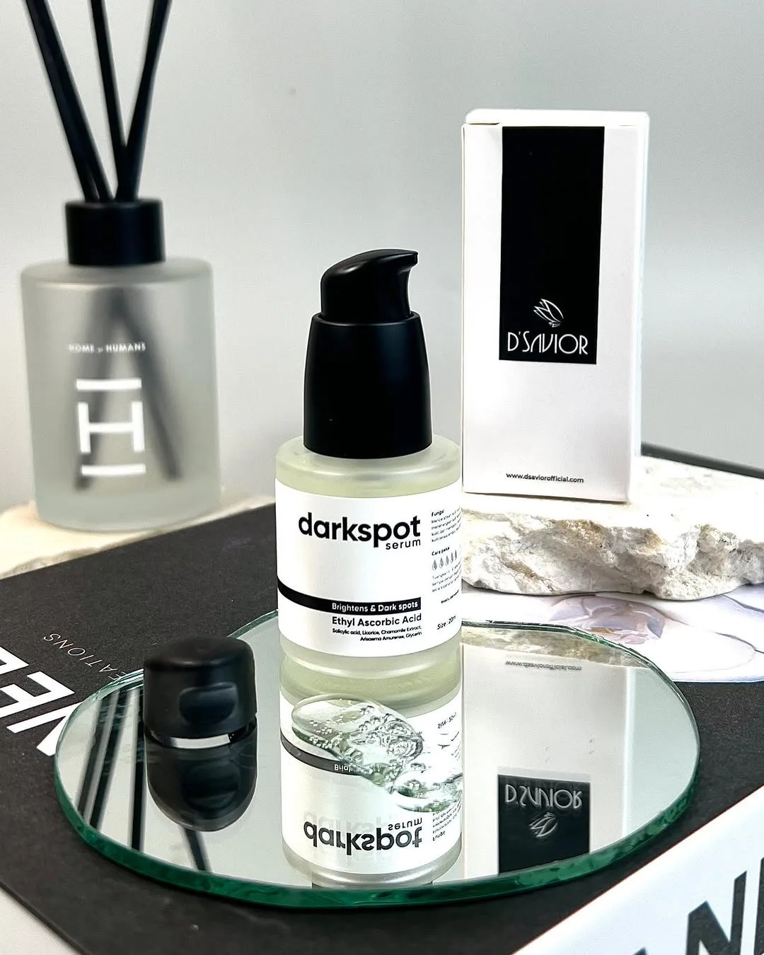 Kalau kamu lagi bingung nyari produk untuk meratakan warna kulit,… — 1/6
