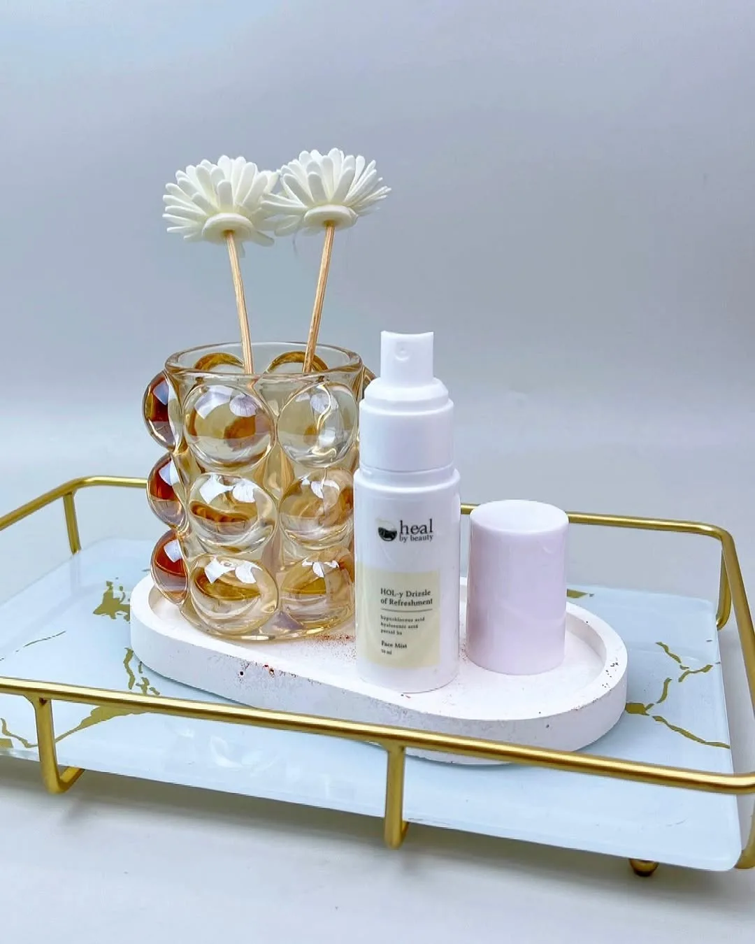 [Save & Share] — Nggak cuma menghidrasi dan melembabkan, face mist ini… — 2/4