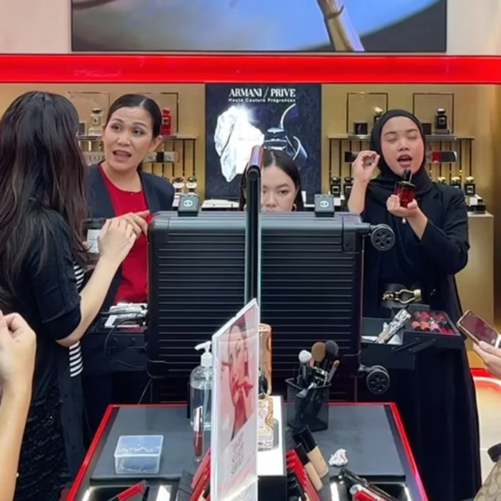Spent the afternoon exploring Armani Beauty and discovering some… — 2/15