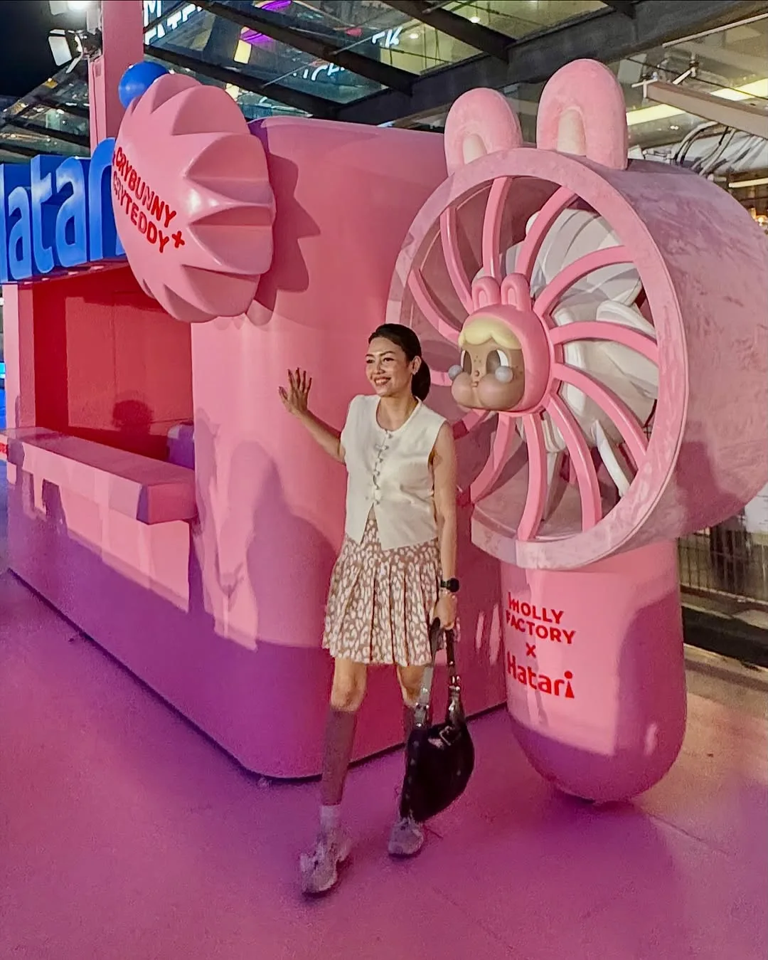 Bangkok — Soaking in the holiday spirit with stunning Christmas… — 4/20