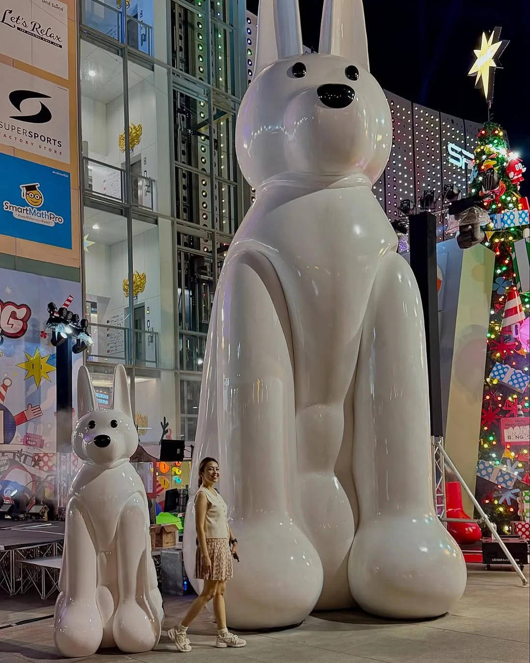 Bangkok — Soaking in the holiday spirit with stunning Christmas… — 7/20