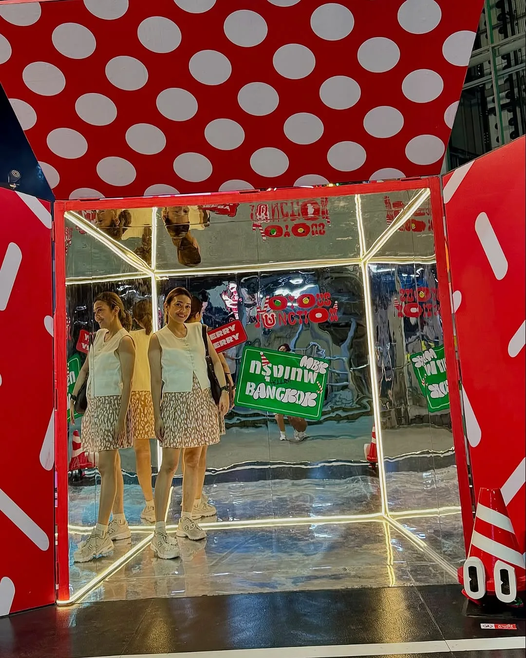 Bangkok — Soaking in the holiday spirit with stunning Christmas… — 10/20