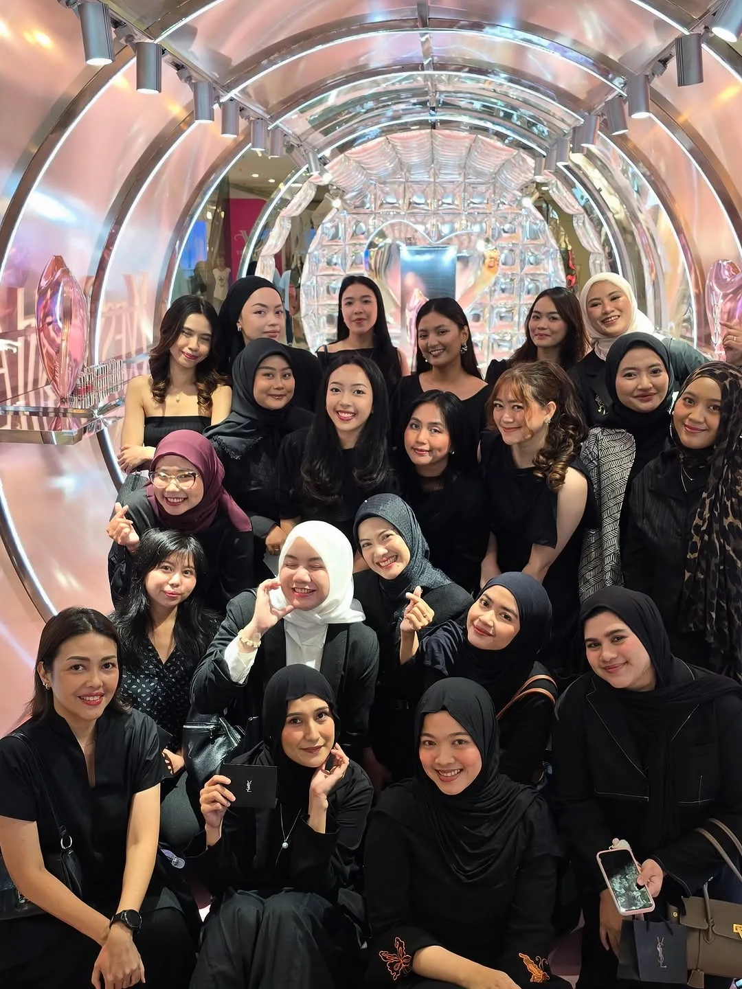 YSL LOVESHINE moment — 13/14