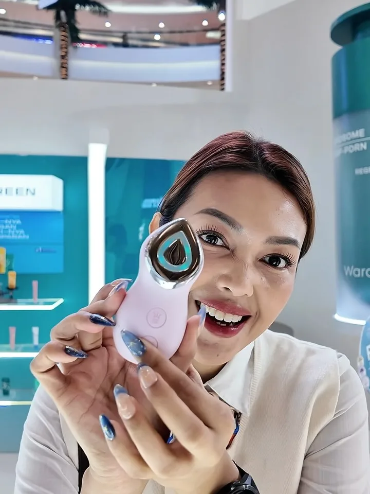 Welcome to the future of skincare! — 2/10