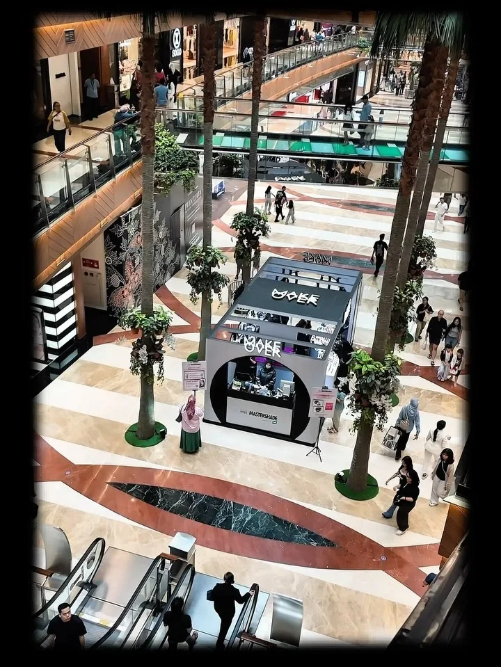 Baru sempet mampir ke Make Over 15 Years Mastershade Pop-Up Boot… — 3/12