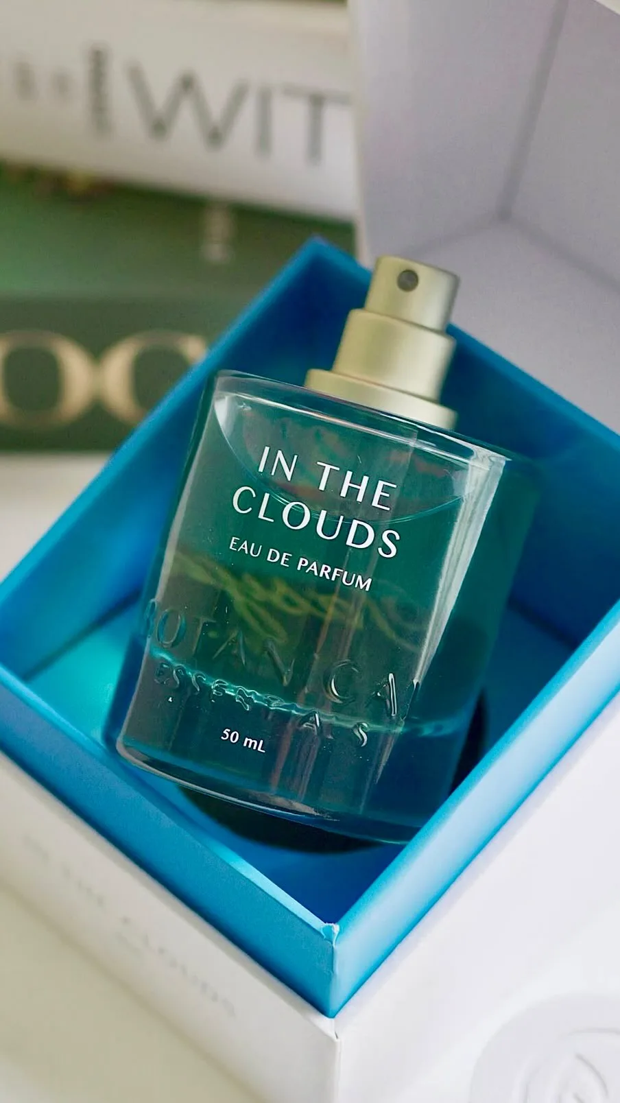 Kadang kita butuh parfum yang gak ribet! cukup satu, tapi bisa dipakai…